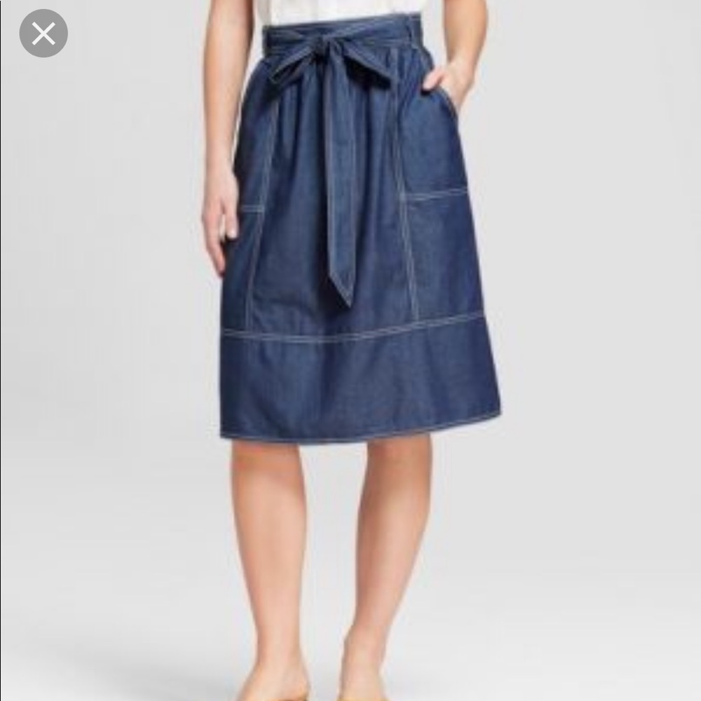 Denim skirt like new